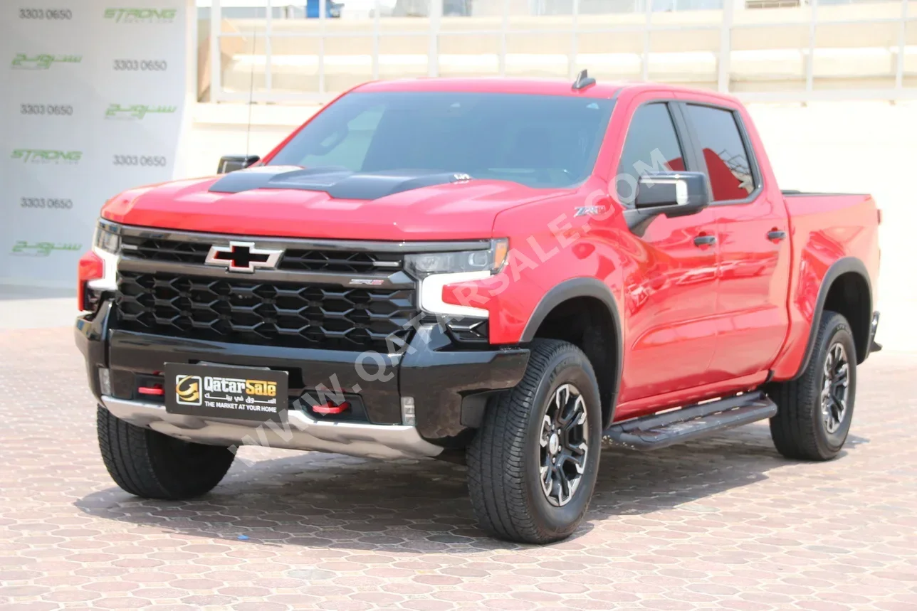 Chevrolet  Silverado  2022  Automatic  135,000 Km  8 Cylinder  Four Wheel Drive (4WD)  Pick Up  Red