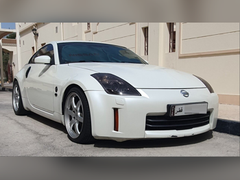 نيسان  زد  350  2009  اوتوماتيك  75,000 كم  6 سلندر  دفع خلفي  كوبيه \ سبورت  أبيض