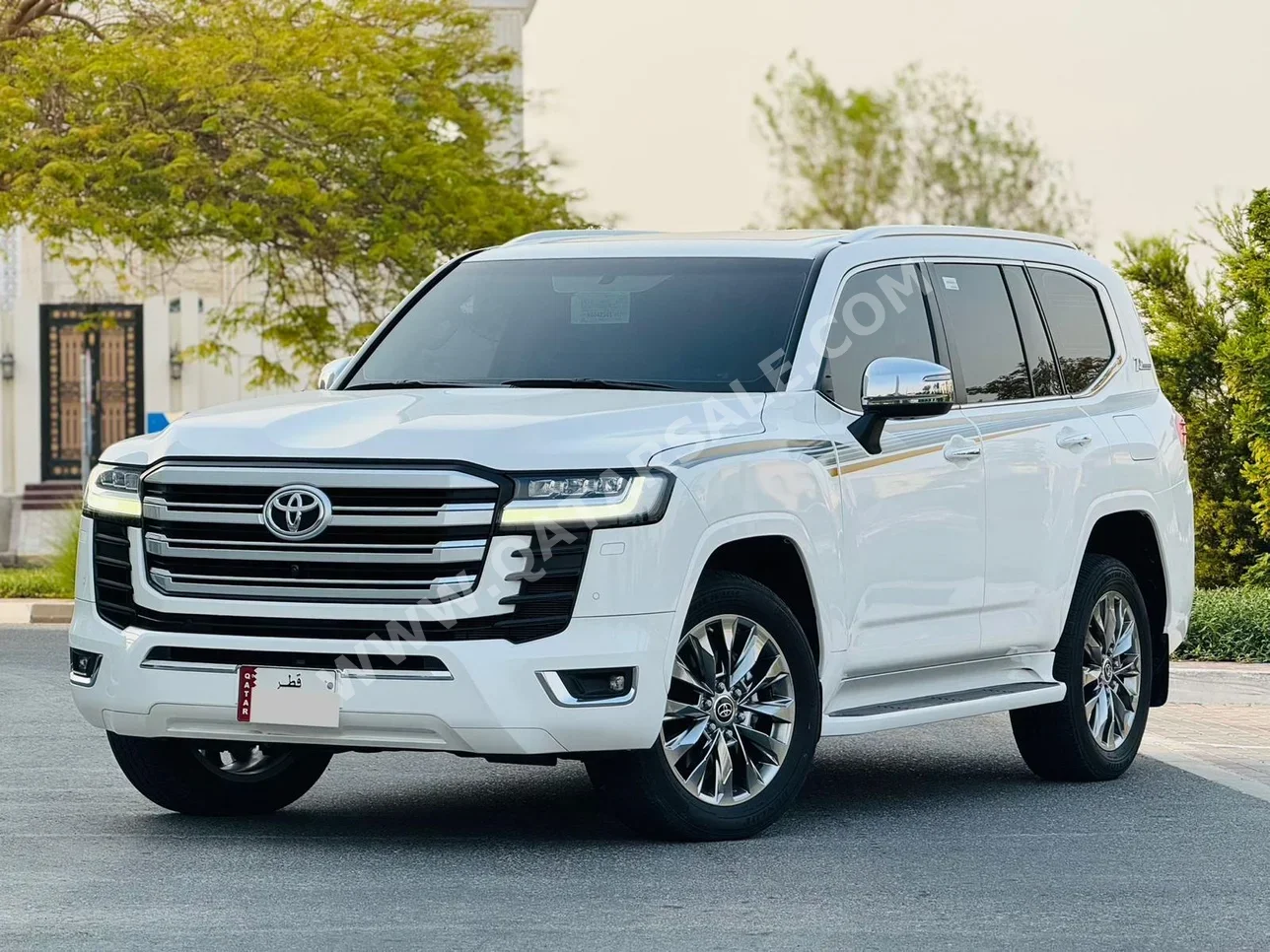 Toyota  Land Cruiser  VX Twin Turbo  2022  Automatic  22,000 Km  6 Cylinder  Four Wheel Drive (4WD)  SUV  White  With Warranty