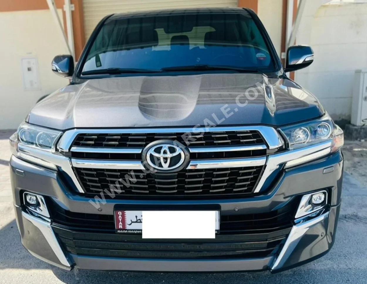 Toyota  Land Cruiser  GXR- Grand Touring  2021  Automatic  106,000 Km  8 Cylinder  Four Wheel Drive (4WD)  SUV  Gray