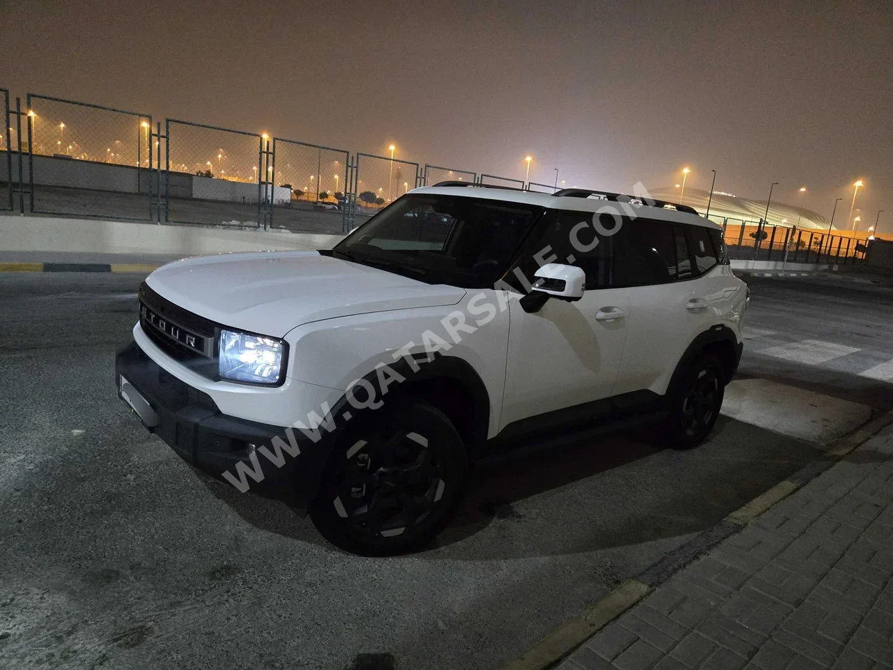 Jetour  T1  Luxury  2025  Tiptronic  6,000 Km  4 Cylinder  All Wheel Drive (AWD)  SUV  White  With Warranty