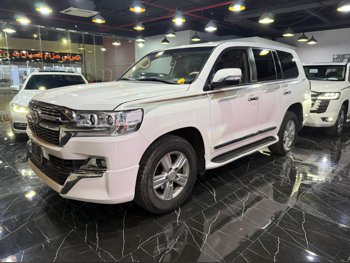 Toyota  Land Cruiser  GXR  2014  Automatic  244,000 Km  8 Cylinder  Four Wheel Drive (4WD)  SUV  White