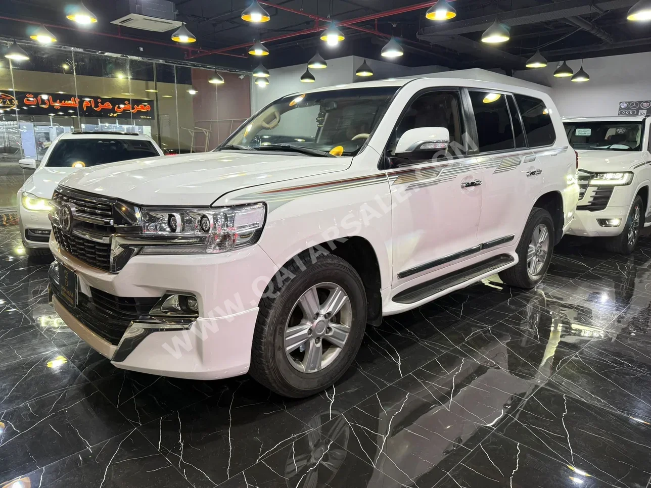 Toyota  Land Cruiser  GXR  2014  Automatic  244,000 Km  8 Cylinder  Four Wheel Drive (4WD)  SUV  White