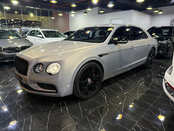 Bentley  Continental  GTC  2017  Automatic  48,000 Km  8 Cylinder  All Wheel Drive (AWD)  Sedan  Silver