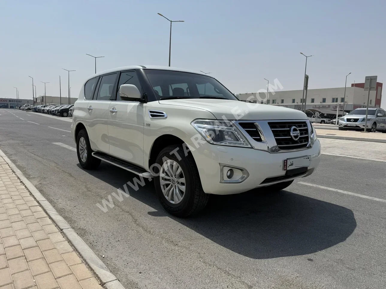 نيسان  باترول  اس اي  2014  اوتوماتيك  330,000 كم  8 سلندر  دفع رباعي  اس يو في  أبيض
