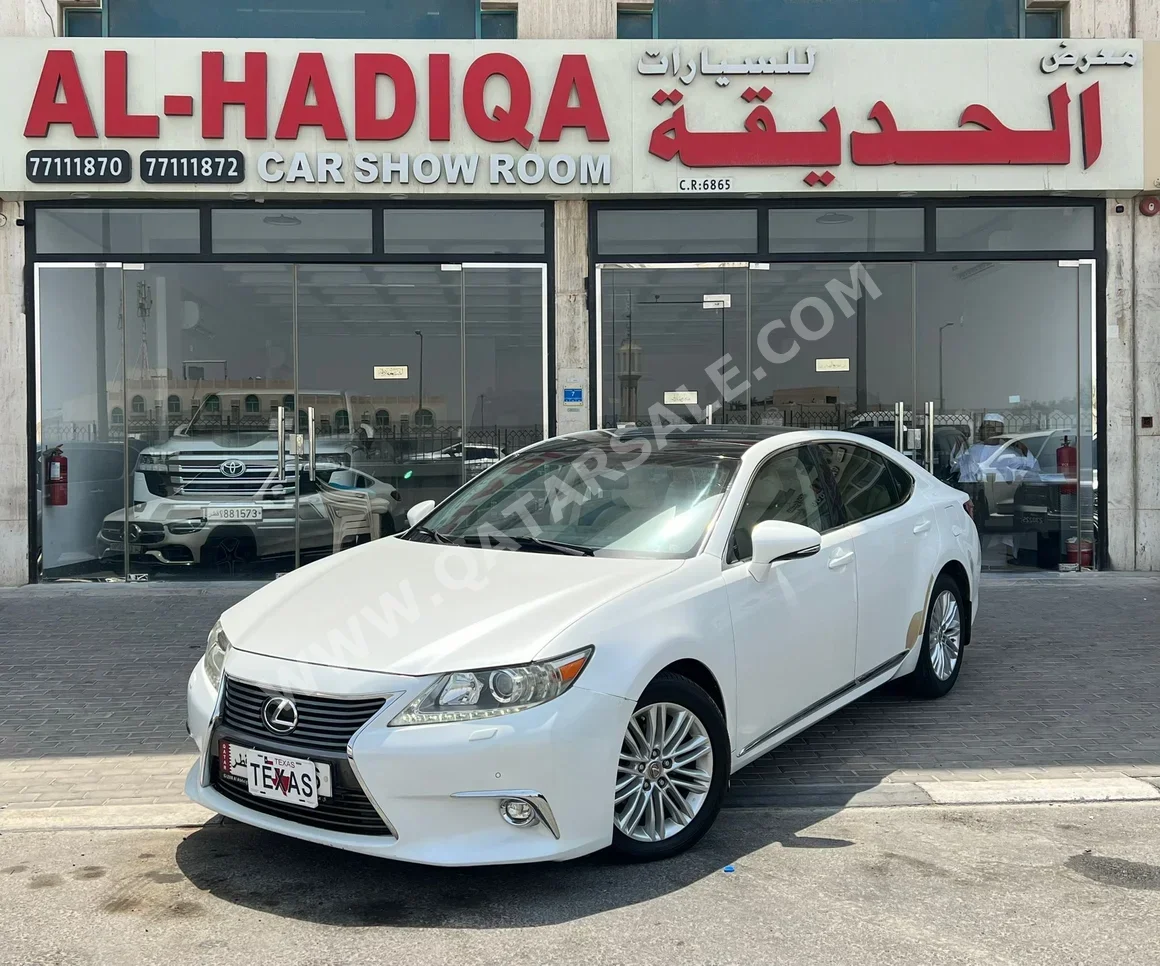 Lexus  ES  250  2015  Automatic  70,000 Km  4 Cylinder  Rear Wheel Drive (RWD)  Sedan  White