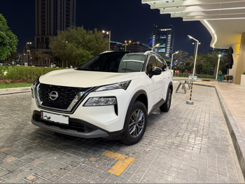 Nissan  X-Trail  2024  Automatic  52,000 Km  4 Cylinder  Four Wheel Drive (4WD)  SUV  White and Black  With Warranty