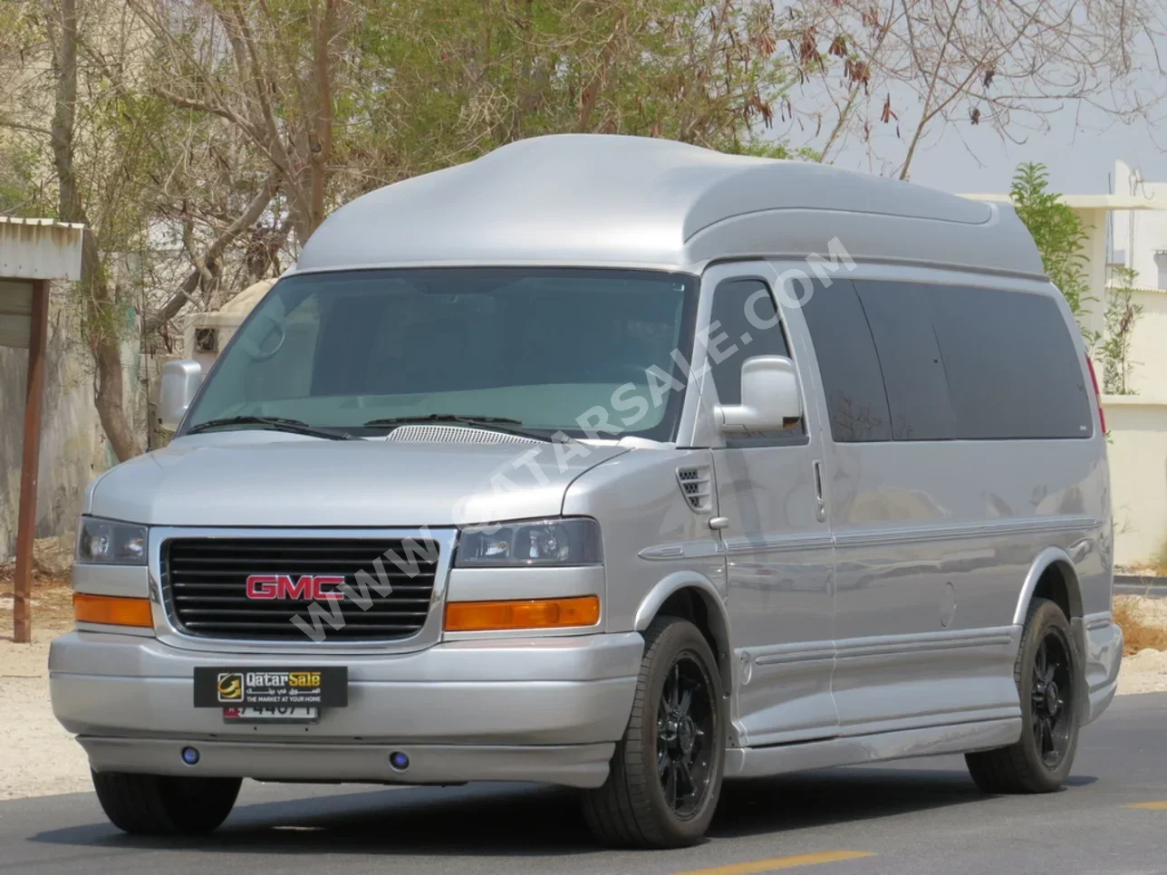 GMC  Savana  2011  Automatic  42,700 Km  8 Cylinder  Rear Wheel Drive (RWD)  Van / Bus  Silver
