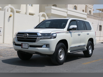Toyota  Land Cruiser  GXR  2017  Automatic  217,000 Km  8 Cylinder  Four Wheel Drive (4WD)  SUV  White