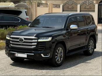 Toyota  Land Cruiser  VXR Twin Turbo  2022  Automatic  78,000 Km  6 Cylinder  Four Wheel Drive (4WD)  SUV  Black  With Warranty