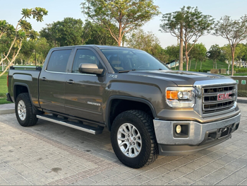 GMC  Sierra  SLE  2014  Automatic  205,000 Km  8 Cylinder  Four Wheel Drive (4WD)  Pick Up  Brown