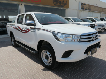 Toyota  Hilux  2020  Automatic  30,000 Km  4 Cylinder  Four Wheel Drive (4WD)  Pick Up  White