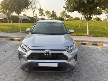 Toyota  Rav 4  2019  Automatic  72,000 Km  4 Cylinder  Front Wheel Drive (FWD)  SUV  Silver