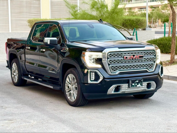 GMC  Sierra  Denali  2021  Automatic  190,000 Km  8 Cylinder  Four Wheel Drive (4WD)  Pick Up  Black  With Warranty