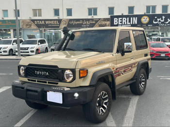 تويوتا  لاند كروزر  هارد توب  2025  اوتوماتيك  4,800 كم  6 سلندر  دفع رباعي  اس يو في  بيج  تحت الضمان