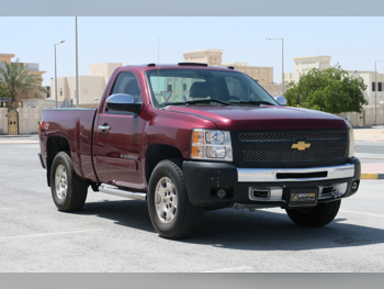 Chevrolet  Silverado  LT  2013  Automatic  179,000 Km  8 Cylinder  Four Wheel Drive (4WD)  Pick Up  Maroon