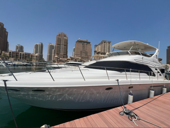 Sea Ray  USA  2004  White  56 ft  With Parking