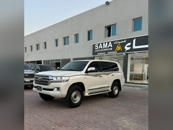 Toyota  Land Cruiser  VXR  2016  Automatic  360,000 Km  8 Cylinder  Four Wheel Drive (4WD)  SUV  White