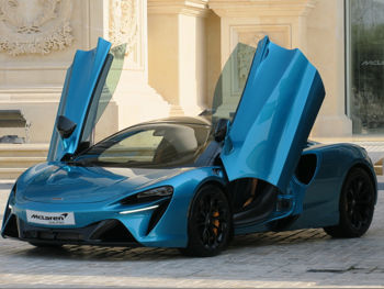 Mclaren  Artura  2023  Automatic  5,500 Km  6 Cylinder  Rear Wheel Drive (RWD)  Coupe / Sport  Blue  With Warranty