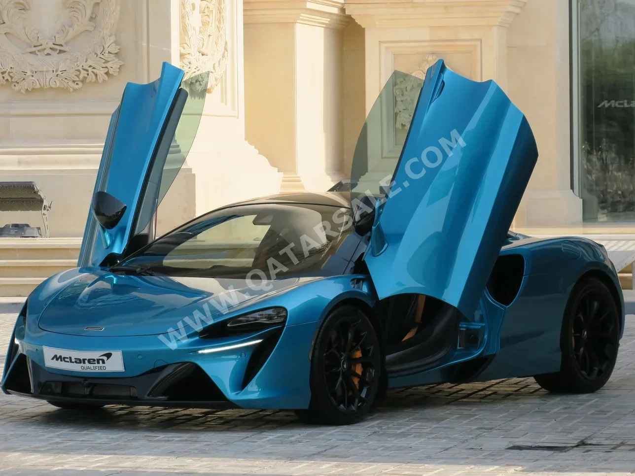 Mclaren  Artura  2023  Automatic  5,500 Km  6 Cylinder  Rear Wheel Drive (RWD)  Coupe / Sport  Blue  With Warranty