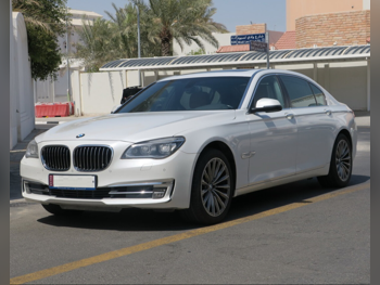 بي ام دبليو  الفئة - السابعة  730 Li  2013  اوتوماتيك  79,000 كم  6 سلندر  دفع خلفي  سيدان  أبيض