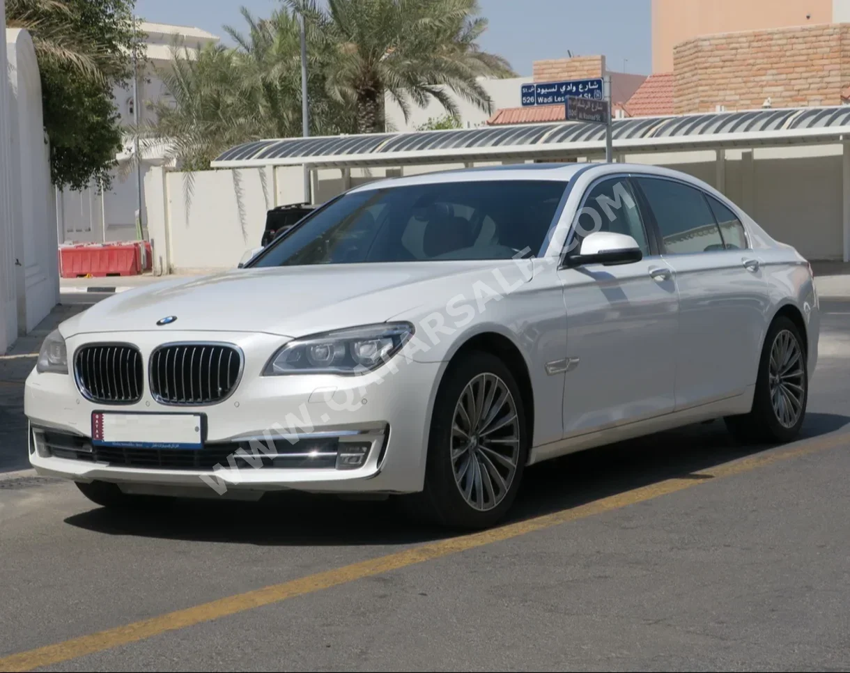 بي ام دبليو  الفئة - السابعة  730 Li  2013  اوتوماتيك  79,000 كم  6 سلندر  دفع خلفي  سيدان  أبيض
