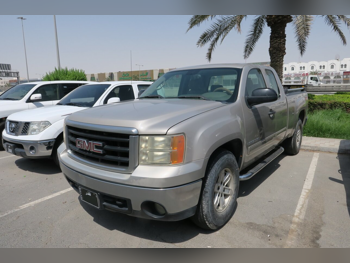 GMC  Sierra  1500  2007  Automatic  415,000 Km  8 Cylinder  Four Wheel Drive (4WD)  Pick Up  Gray