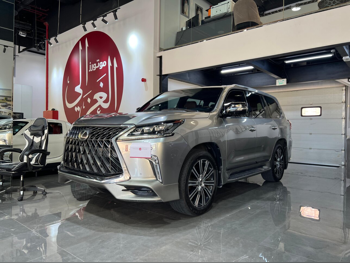 Lexus  LX  570 S  2017  Automatic  144,000 Km  8 Cylinder  Four Wheel Drive (4WD)  SUV  Sonic Titanium