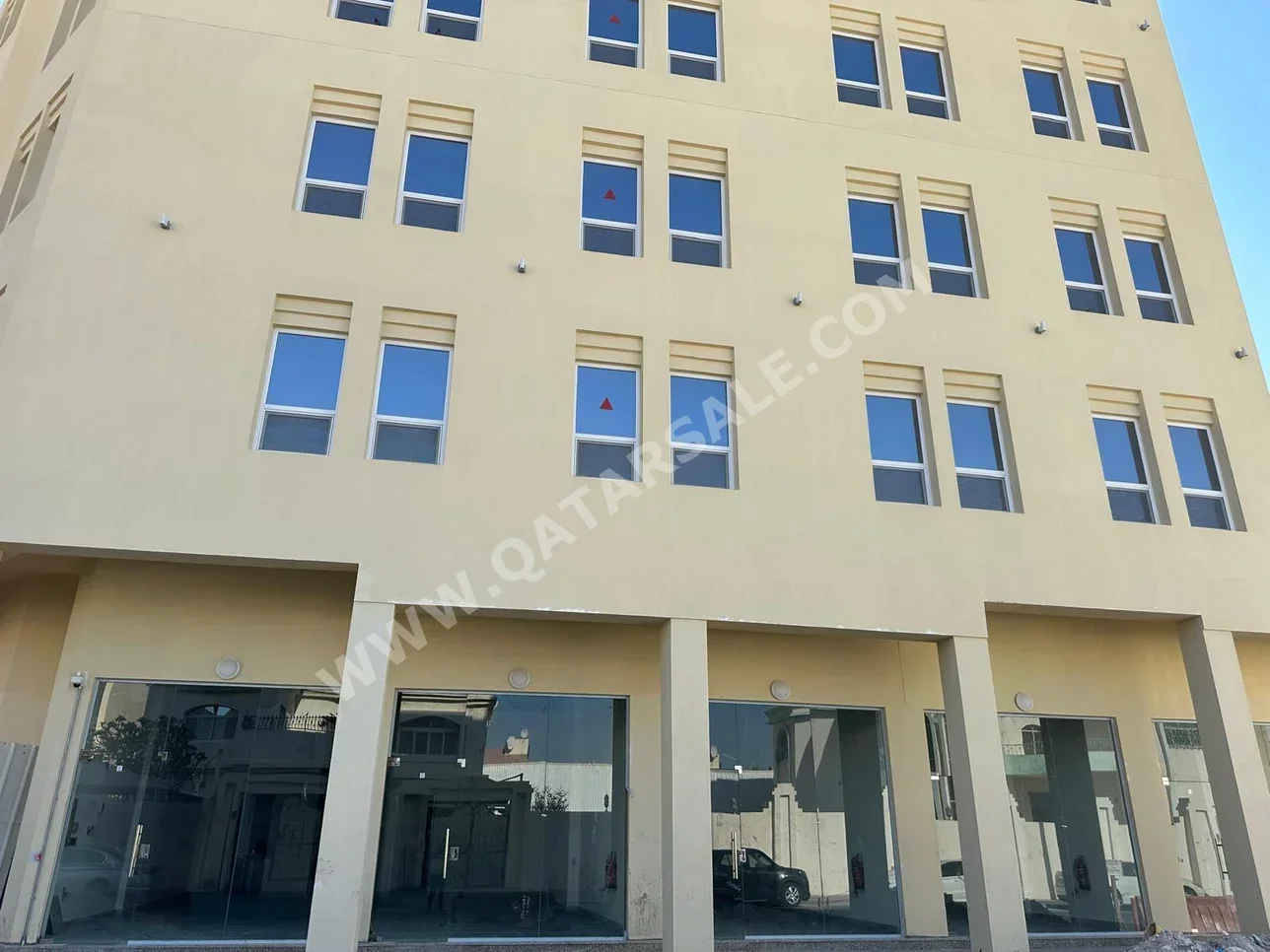 مباني ,ابراج ومجمعات - سكن عائلي - الريان - الوعب للايجار