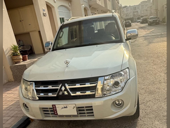 Mitsubishi  Pajero  GLS  2013  Automatic  290,000 Km  6 Cylinder  Four Wheel Drive (4WD)  SUV  White