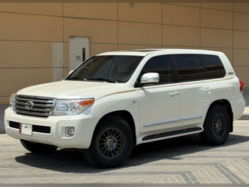 Toyota  Land Cruiser  VXR  2015  Automatic  215,000 Km  8 Cylinder  Four Wheel Drive (4WD)  SUV  Pearl