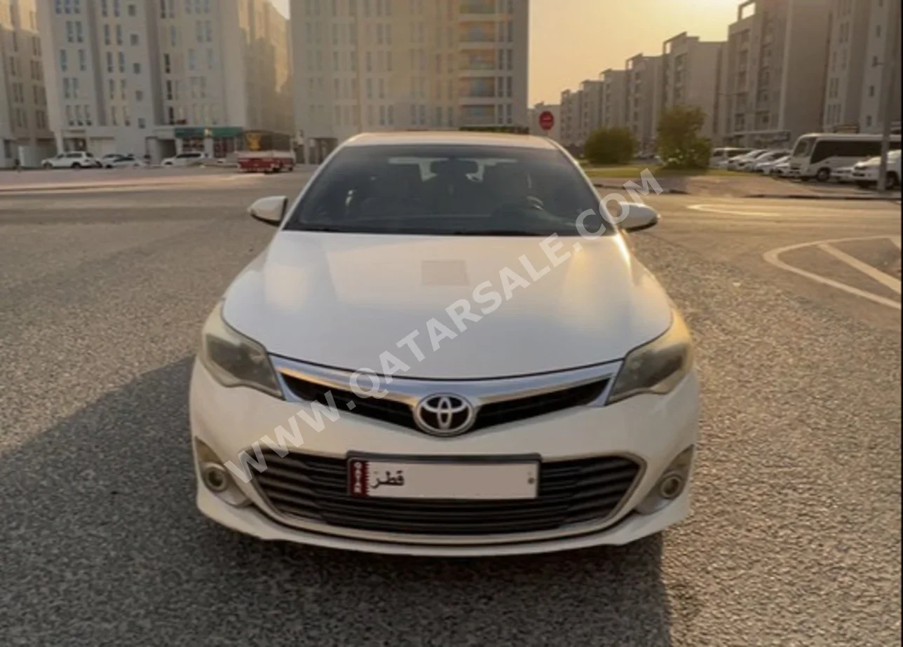 Toyota  Avalon  XLE  2015  Automatic  191,000 Km  6 Cylinder  Front Wheel Drive (FWD)  Sedan  Pearl