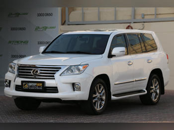 Lexus  LX  570  2013  Automatic  301,000 Km  8 Cylinder  Four Wheel Drive (4WD)  SUV  White