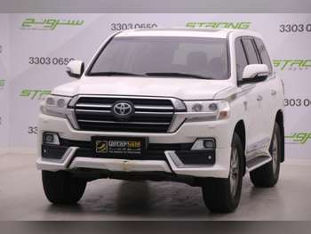 Toyota  Land Cruiser  VXR  2018  Automatic  299,000 Km  8 Cylinder  Four Wheel Drive (4WD)  SUV  Pearl