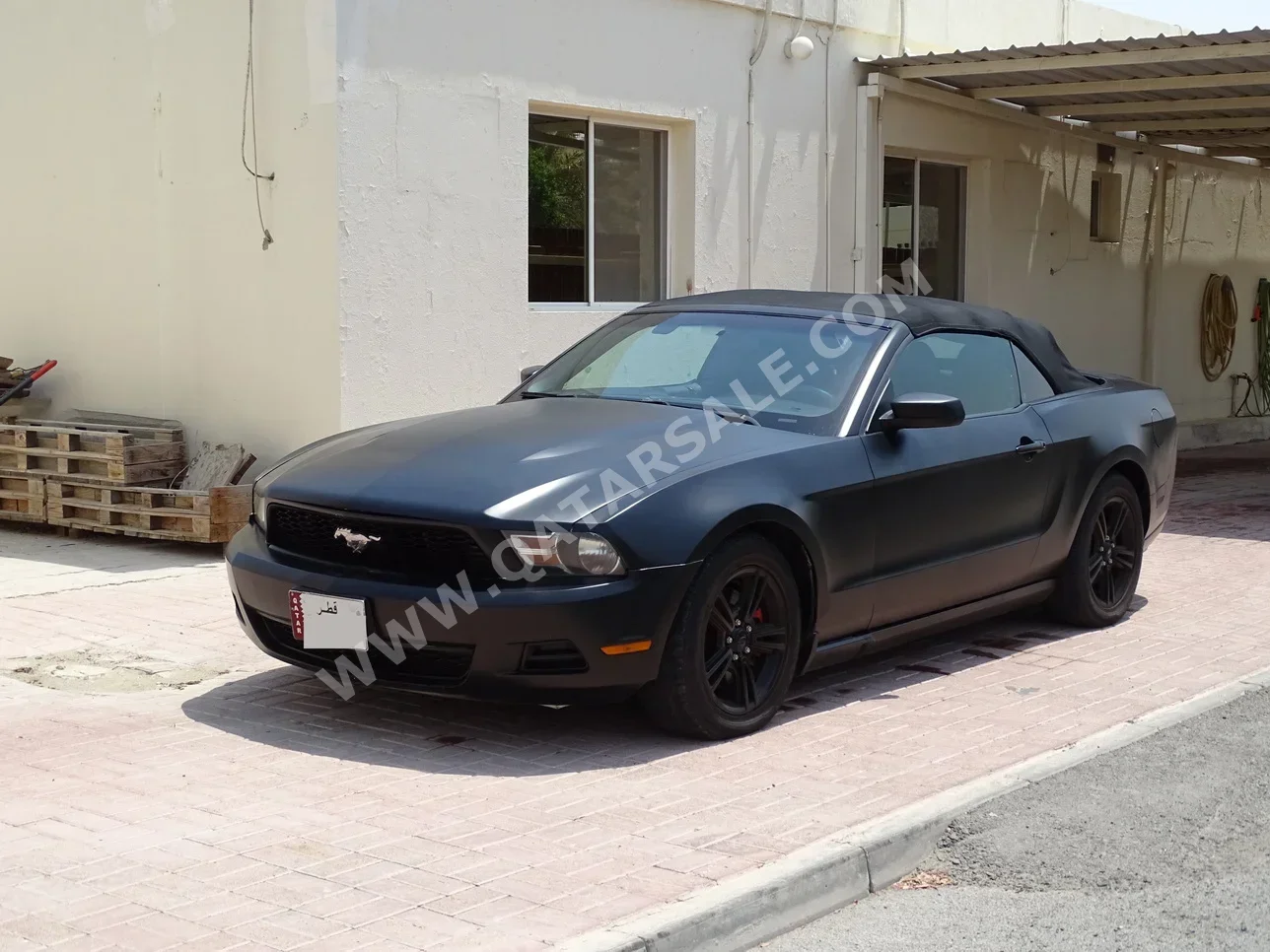Ford  Mustang  2012  Automatic  146,000 Km  6 Cylinder  Rear Wheel Drive (RWD)  Coupe / Sport  Black