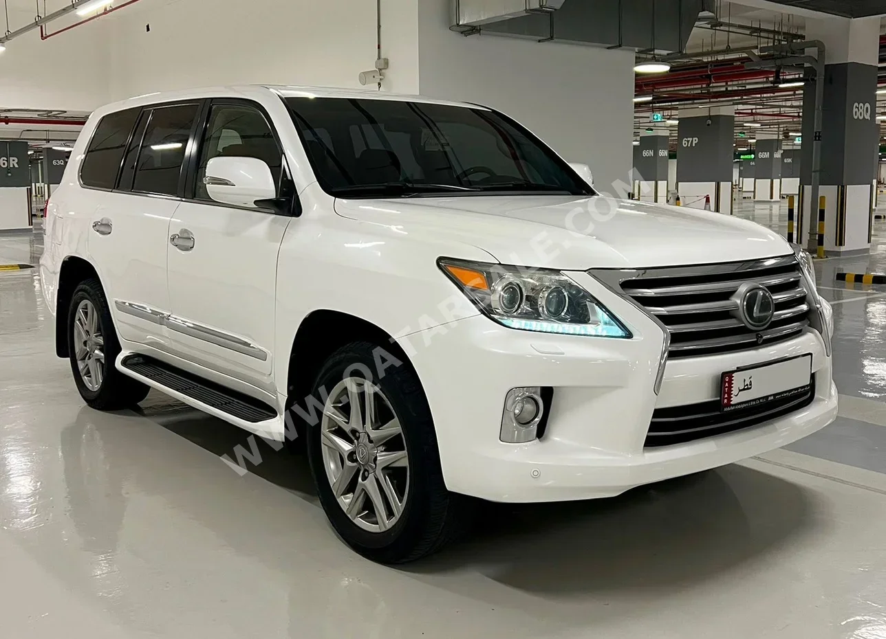 Lexus  LX  570  2013  Automatic  150,200 Km  8 Cylinder  Four Wheel Drive (4WD)  SUV  White