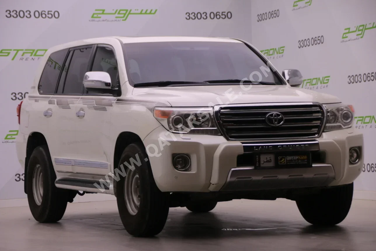 Toyota  Land Cruiser  GXR - Limited  2015  Automatic  600,000 Km  8 Cylinder  Four Wheel Drive (4WD)  SUV  Pearl