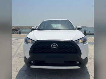 Toyota  Corolla  Cross Hybrid  2022  Automatic  157,000 Km  4 Cylinder  Front Wheel Drive (FWD)  SUV  White