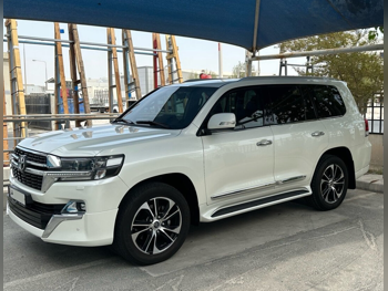 Toyota  Land Cruiser  GXR- Grand Touring  2021  Automatic  80,000 Km  6 Cylinder  Four Wheel Drive (4WD)  SUV  White