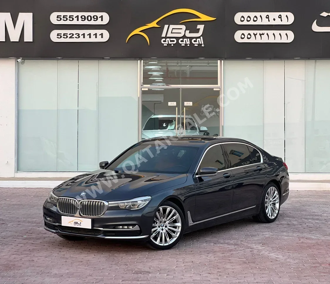 بي ام دبليو  الفئة - السابعة  730 Li  2018  اوتوماتيك  145,000 كم  4 سلندر  دفع خلفي  سيدان  رمادي