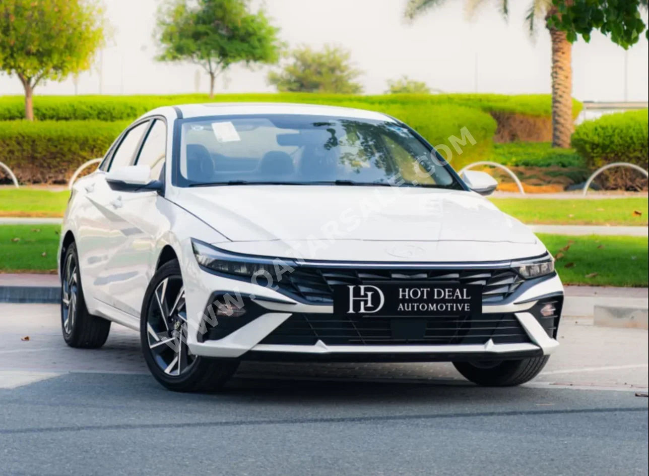 Hyundai  Elantra  2025  Automatic  0 Km  4 Cylinder  Front Wheel Drive (FWD)  Sedan  White  With Warranty