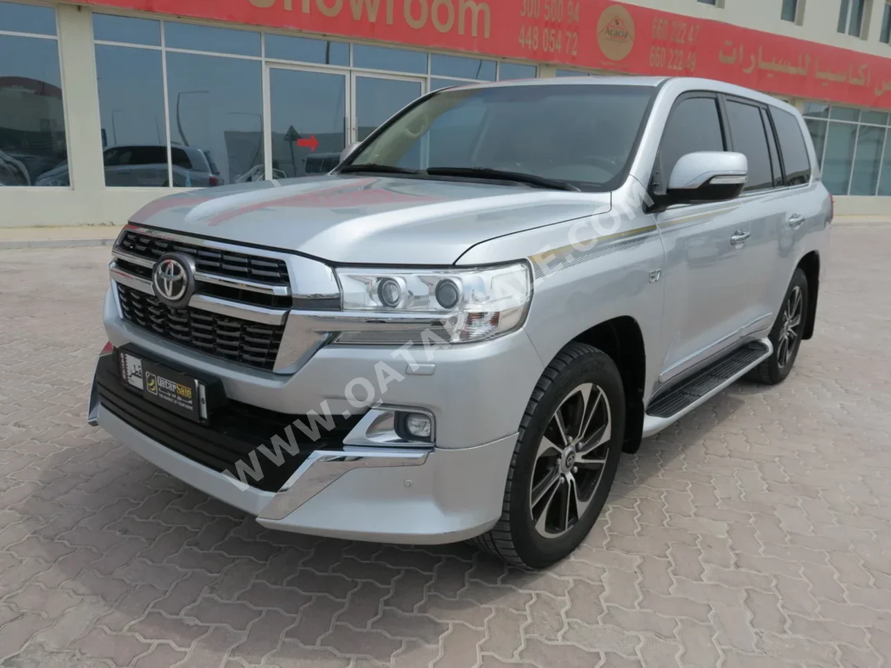 Toyota  Land Cruiser  VXR  2021  Automatic  72,000 Km  8 Cylinder  Four Wheel Drive (4WD)  SUV  Silver