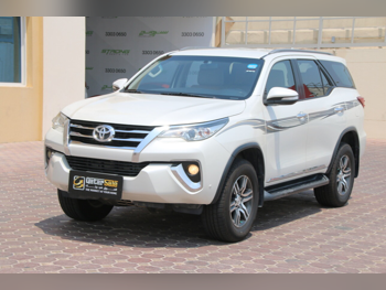 Toyota  Fortuner  2016  Automatic  360,000 Km  4 Cylinder  Four Wheel Drive (4WD)  SUV  Pearl