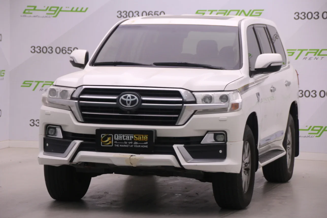Toyota  Land Cruiser  VXR  2018  Automatic  299,000 Km  8 Cylinder  Four Wheel Drive (4WD)  SUV  Pearl