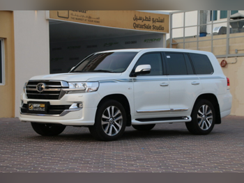 Toyota  Land Cruiser  VXR  2019  Automatic  76,500 Km  8 Cylinder  Four Wheel Drive (4WD)  SUV  Pearl