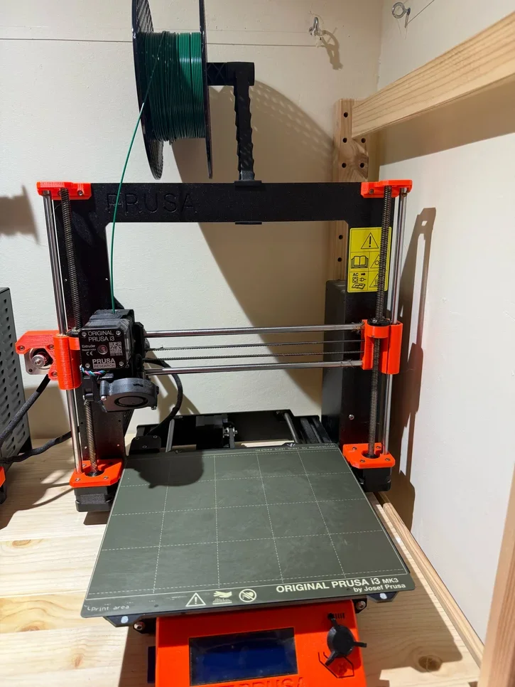 - طباعة ملونة  طابعة ثلاثية الأبعاد