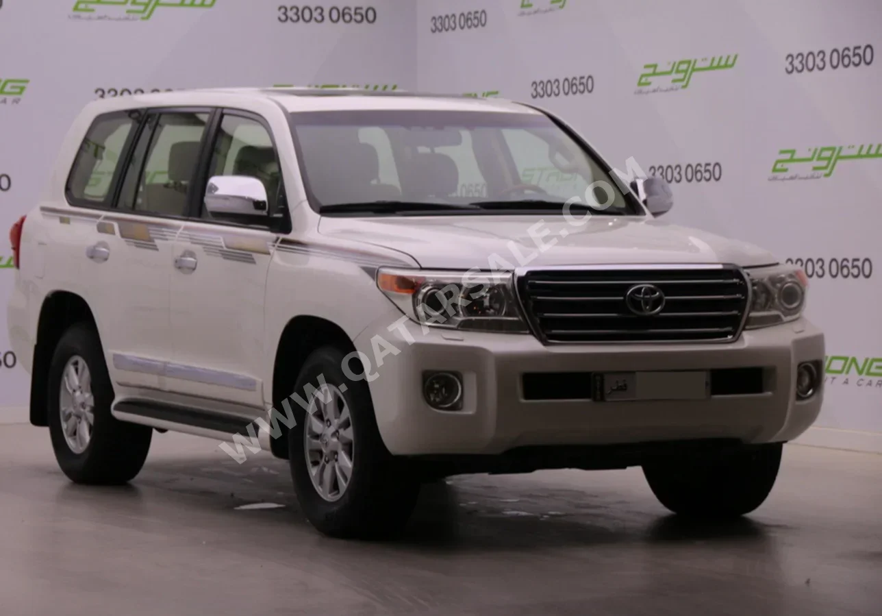 Toyota  Land Cruiser  GXR  2013  Automatic  198,000 Km  8 Cylinder  Four Wheel Drive (4WD)  SUV  Pearl