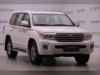 Toyota  Land Cruiser  VXR  2014  Automatic  350,000 Km  8 Cylinder  Four Wheel Drive (4WD)  SUV  White