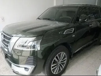 نيسان  باترول  اس اي  2014  اوتوماتيك  255,000 كم  8 سلندر  دفع رباعي  اس يو في  أخضر