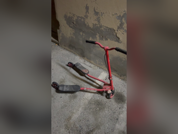 Scooters Three-Wheel Scooter  - Red